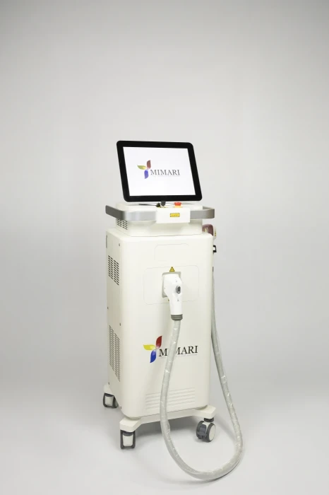 Prismatic Laser — widok na lewą stronę urządzenia do depilacji