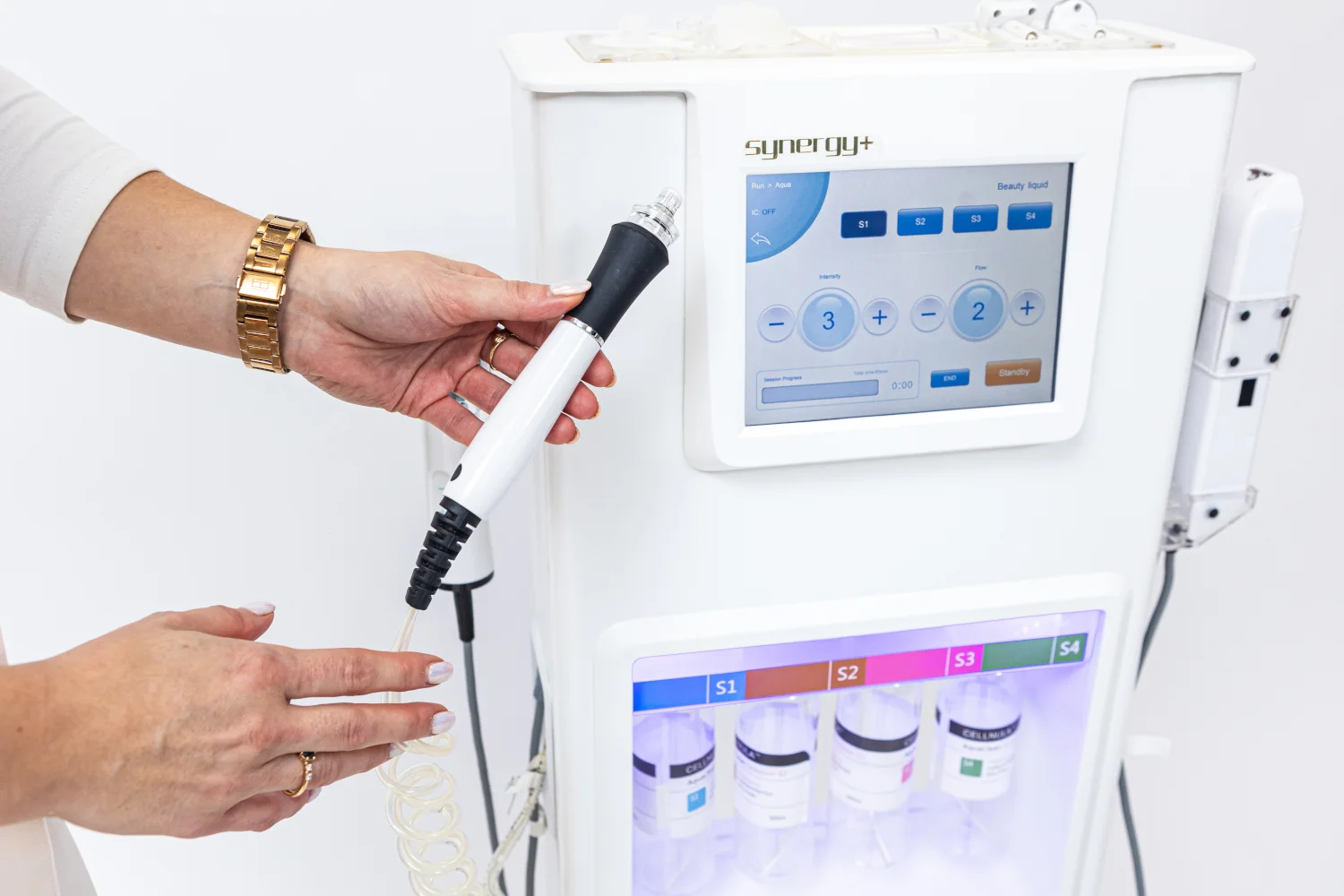 Głowica Aqua urządzenia SYNERGY+ do zabiegu oczyszczania wodorowego
